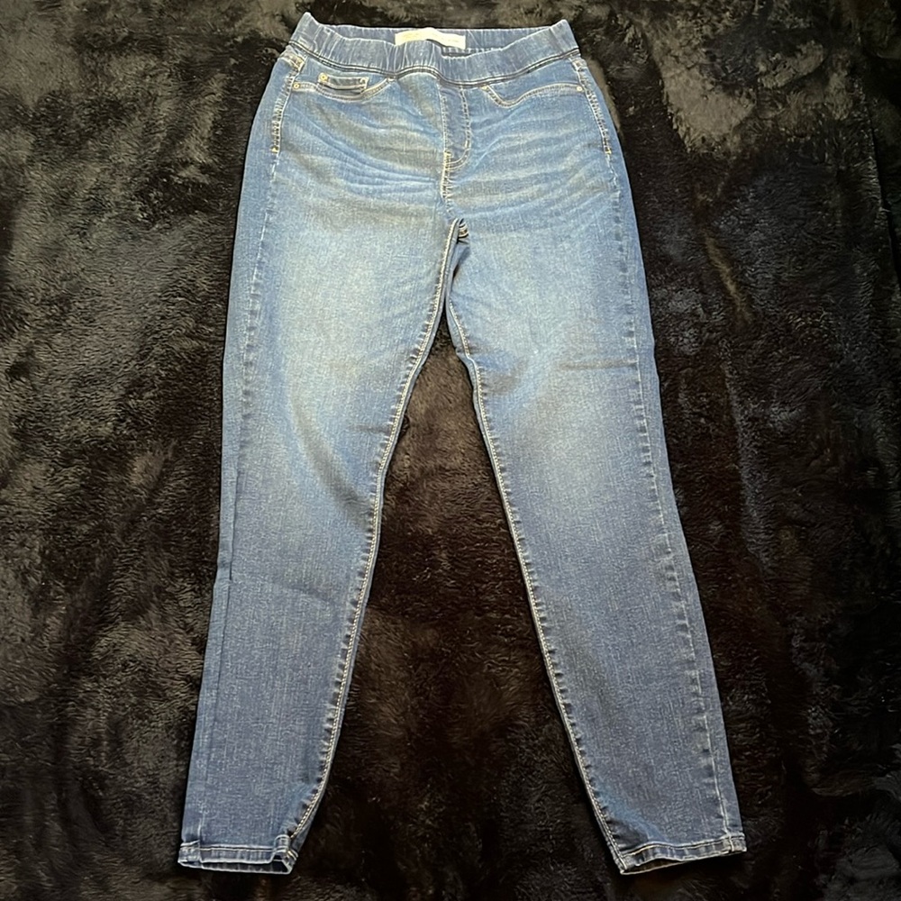 Signature Levi Strauss Gold Pull-On Skinny Jeans - Size 8M 29x30